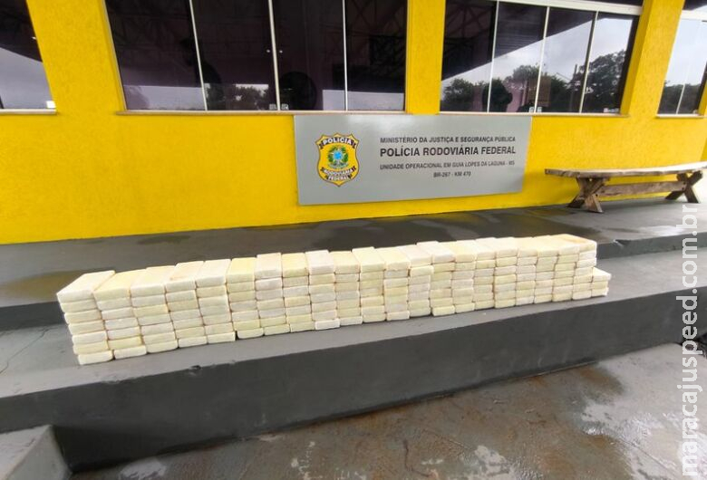 Motorista de caminhonete é preso transportando 161 quilos de cocaína Motorista de caminhonete é preso transportando 161 quilos de cocaína