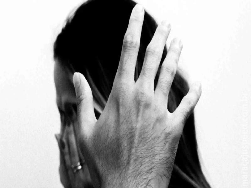 Mulher é agredida com socos e apedrejada pelo companheiro que vai preso no Tijuca