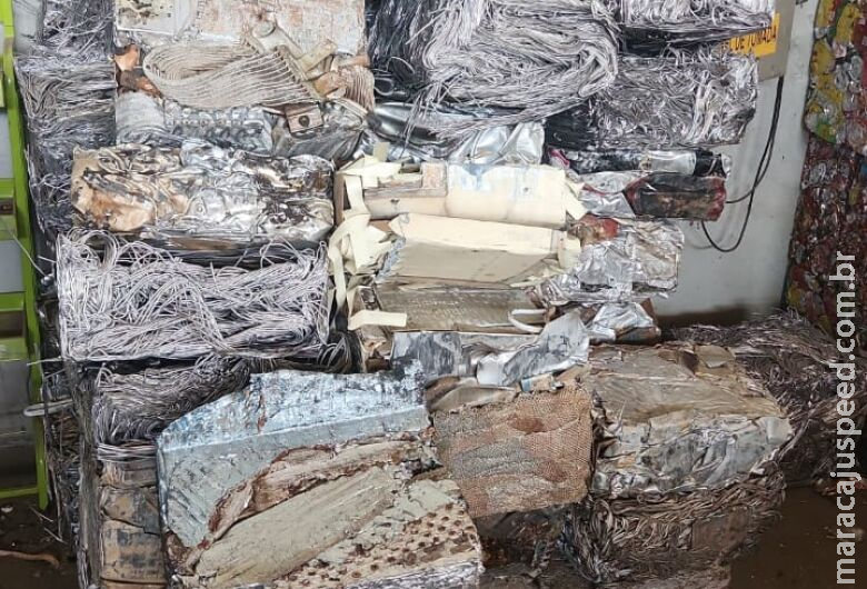 Operação "Mão de Ferro" apreende quase meia tonelada de fios metálicos Operação "Mão de Ferro" apreende quase meia tonelada de fios metálicos