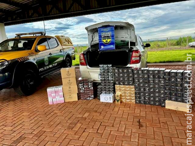 Polícia intercepta carro e apreende 276 perfumes árabes avaliados em R$ 24 mil Polícia intercepta carro e apreende 276 perfumes árabes avaliados em R$ 24 mil