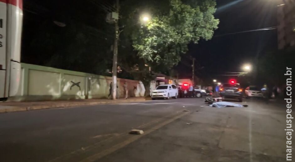 Rapaz morre após cair de moto e ser atropelado por ônibus na Joaquim Murtinho