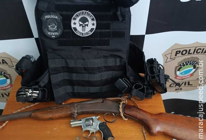 Suspeito de esfaquear colega de trabalho é preso e armas apreendidas Suspeito de esfaquear colega de trabalho é preso e armas apreendidas