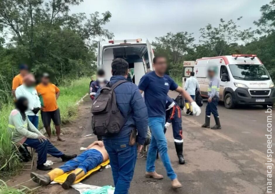 Trinta pessoas se feriram gravemente em acidente com ônibus na MS-436 Trinta pessoas se feriram gravemente em acidente com ônibus na MS-436