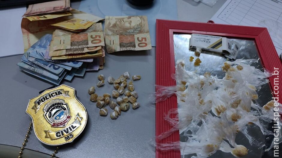 Adolescente procurado por homicídio e dois homens são presos em boca de fumo em Naviraí Adolescente procurado por homicídio e dois homens são presos em boca de fumo em Naviraí