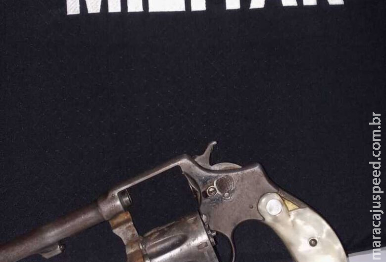 Arma usada por indivíduo em caso de ameaça é apreendida Arma usada por indivíduo em caso de ameaça é apreendida