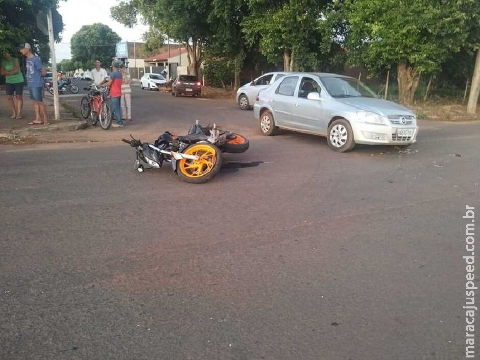 Batida em cruzamento deixa motociclista ferido em Nova Andradina Batida em cruzamento deixa motociclista ferido em Nova Andradina