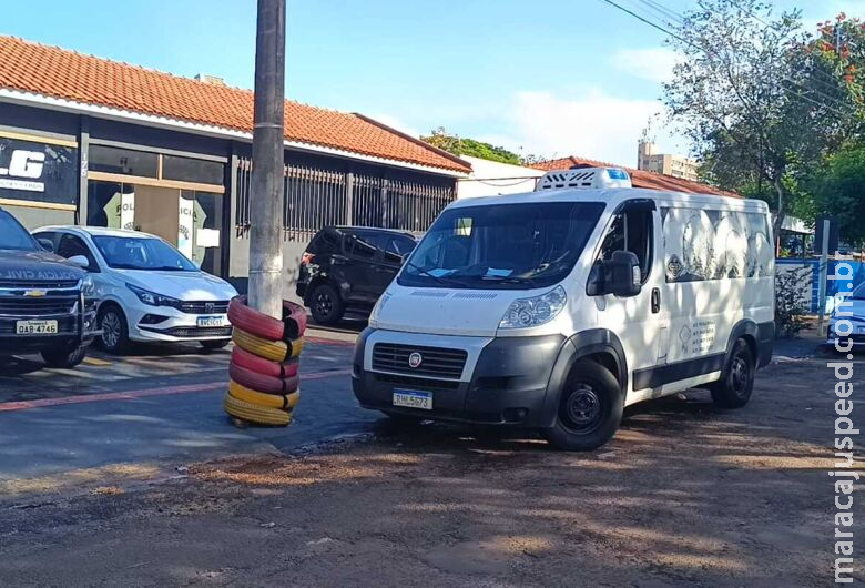 Carga milionária de pasta base é apreendida e três são presos em Dourados Carga milionária de pasta base é apreendida e três são presos em Dourados