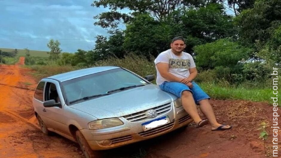 Carro capota após pneu estourar e motorista morre ao ser arremessado na BR-163, em Itaquiraí Carro capota após pneu estourar e motorista morre ao ser arremessado na BR-163, em Itaquiraí