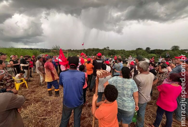 Clima volta a ficar tenso próximo a acampamento do MST em Dourados Clima volta a ficar tenso próximo a acampamento do MST em Dourados
