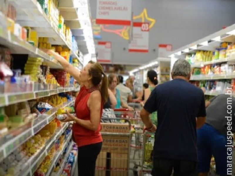 Consumo das famílias mantém-se em alta no mês de abril Consumo das famílias mantém-se em alta no mês de abril
