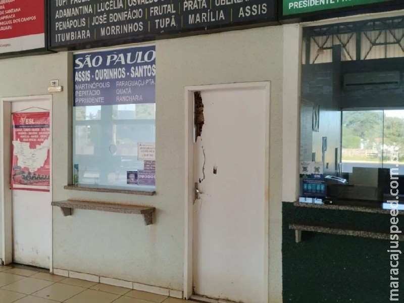 Deficiente visual bêbado urina no chão, fica nu e causa dano em rodoviária de Bataguassu Deficiente visual bêbado urina no chão, fica nu e causa dano em rodoviária de Bataguassu