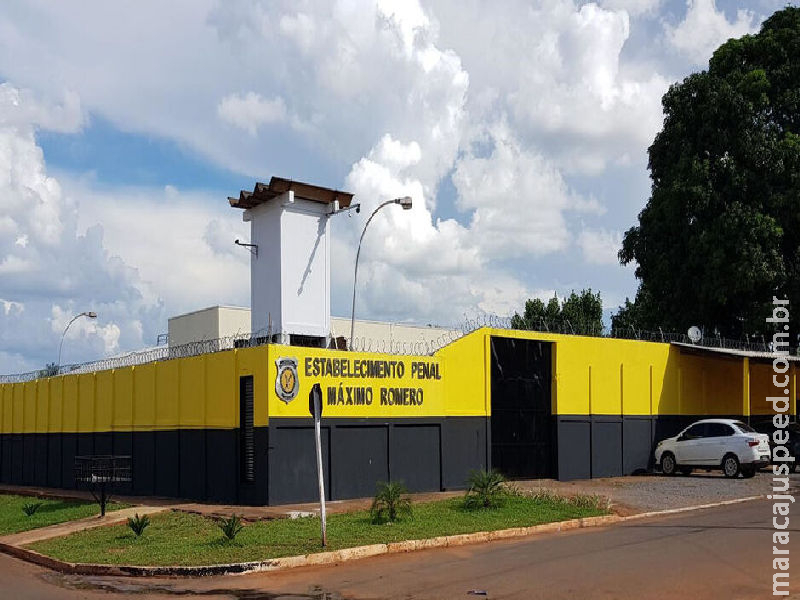 Detento é esfaqueado durante banho de sol em presídio de Campo Grande Detento é esfaqueado durante banho de sol em presídio de Campo Grande