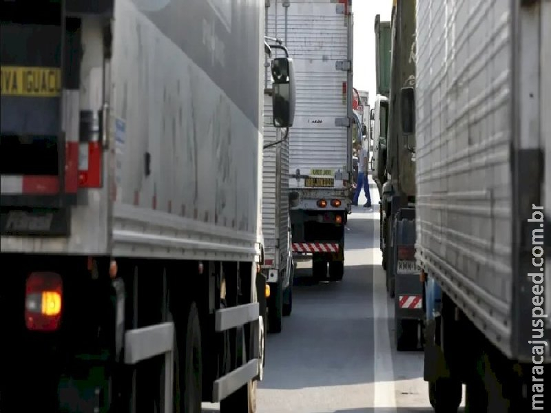 Fim da safra e crise internacional derrubam 26% do valor do frete em algumas rotas de MS em abril Fim da safra e crise internacional derrubam 26% do valor do frete em algumas rotas de MS em abril