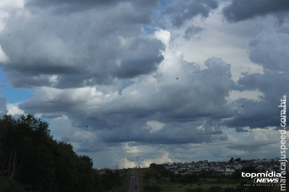Fim de semana começa chuvoso e com queda de temperatura em MS Fim de semana começa chuvoso e com queda de temperatura em MS