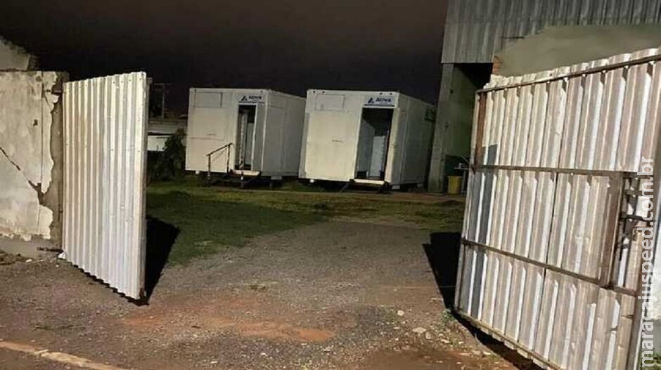 Funcionária de escola quebra a perna após ser empurrada por aluno em Santa Rita do Pardo Funcionária de escola quebra a perna após ser empurrada por aluno em Santa Rita do Pardo