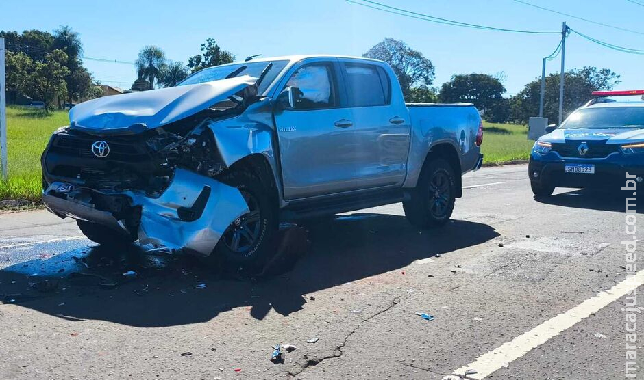 Hilux fica destruída em batida com Blazer no Cidade Jardim Hilux fica destruída em batida com Blazer no Cidade Jardim