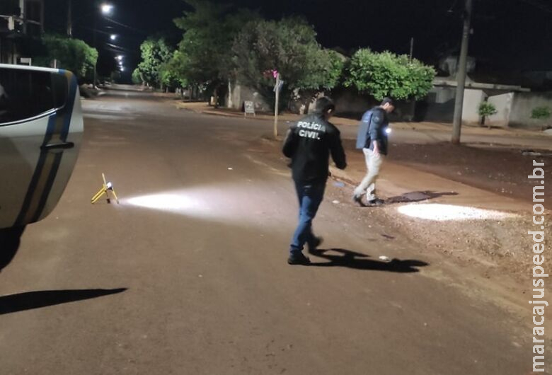 Homem é assassinado em frente a bar e suspeito preso ao roubar bicicleta para fugir Homem é assassinado em frente a bar e suspeito preso ao roubar bicicleta para fugir