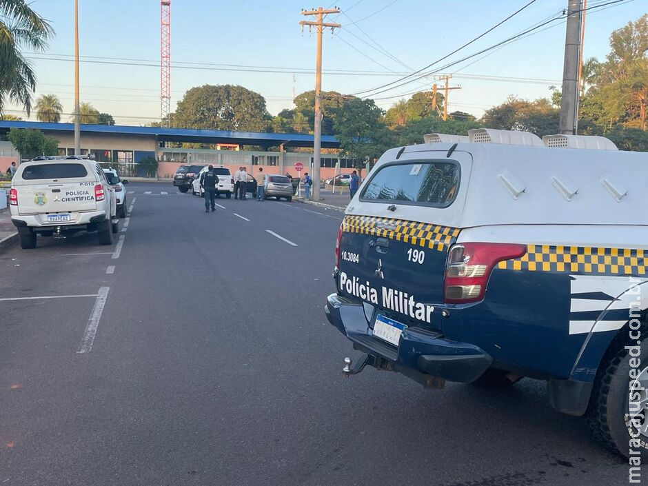 Homem é encontrado morto dentro de carro no Centro de Três Lagoas Homem é encontrado morto dentro de carro no Centro de Três Lagoas