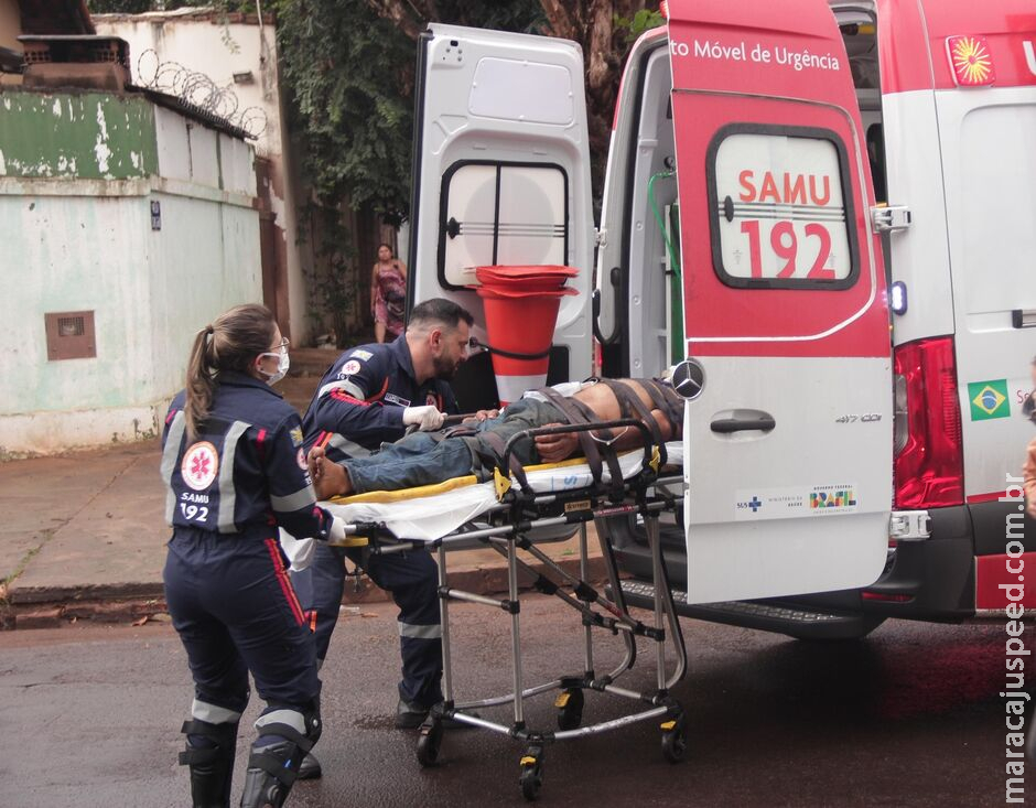 Homem é espancado com pauladas e socos em área de mata no Centro Oeste Homem é espancado com pauladas e socos em área de mata no Centro Oeste