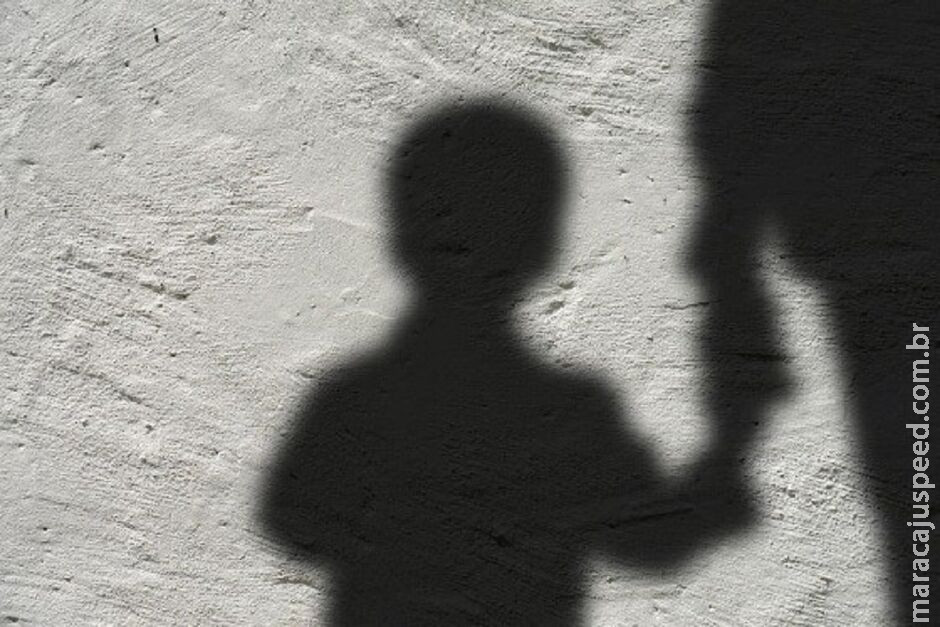 Mãe espanca e queima filho de 2 anos com cigarro no MT Mãe espanca e queima filho de 2 anos com cigarro no MT