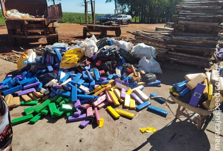 Mais de duas toneladas de maconha são incineradas em Vicentina Mais de duas toneladas de maconha são incineradas em Vicentina