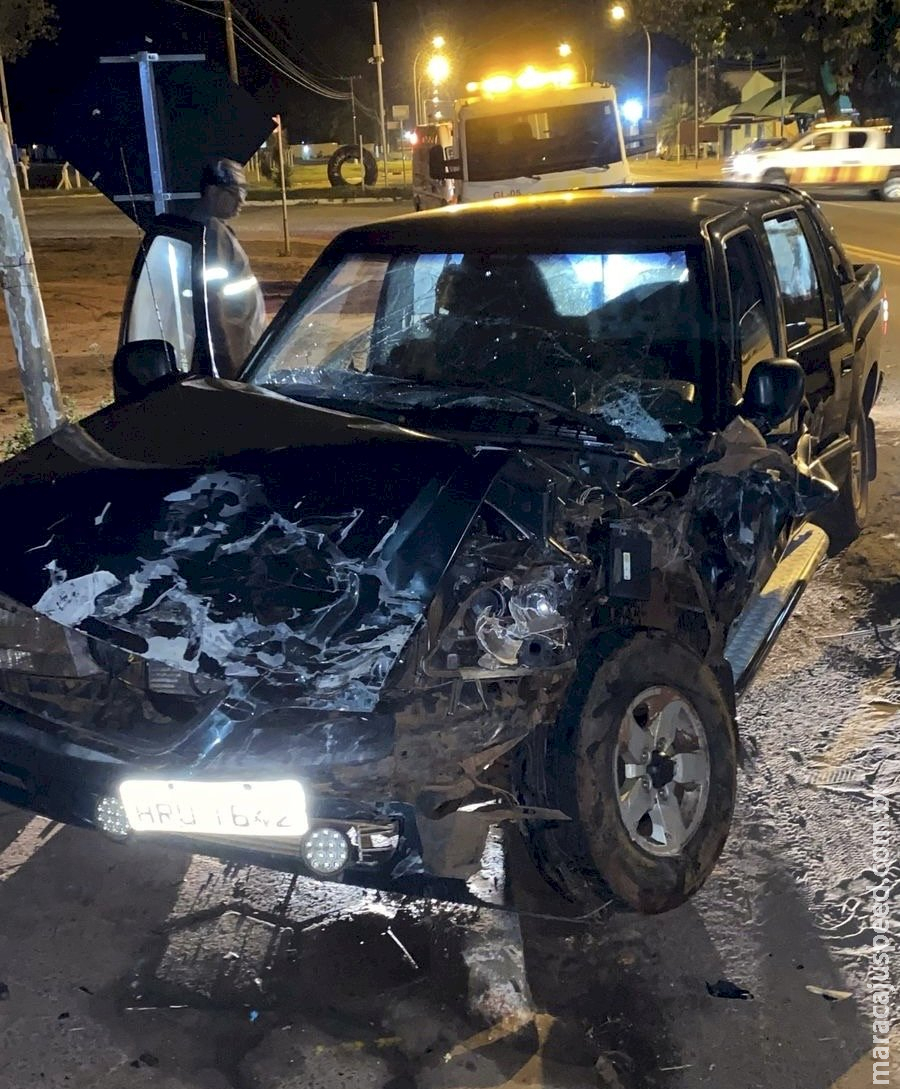 Motorista de carreta passa mal e provoca acidente com mais três veículos em Caarapó Motorista de carreta passa mal e provoca acidente com mais três veículos em Caarapó