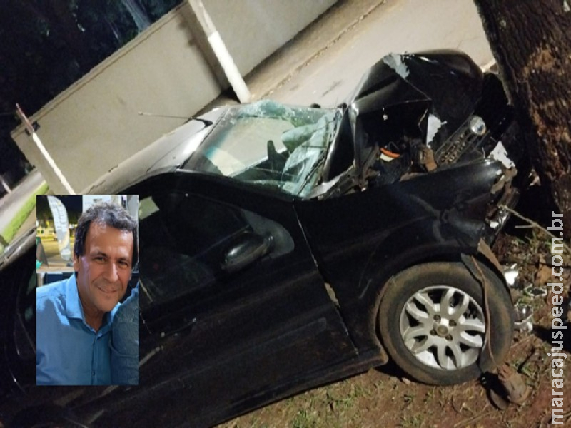 Motorista morre ao bater carro em árvore no Centro de Dourados Motorista morre ao bater carro em árvore no Centro de Dourados