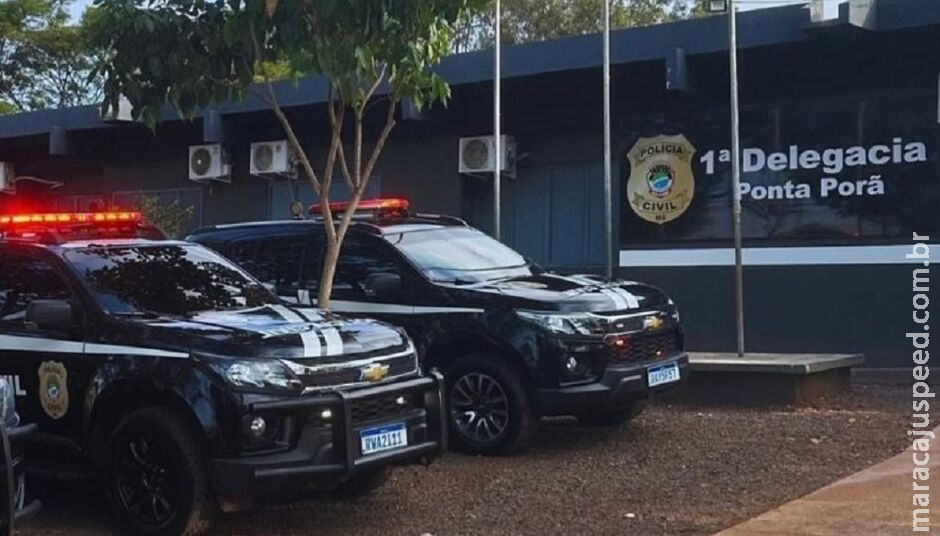 Mulher procura polícia e denuncia vizinho por homofobia e maus-tratos contra animal Mulher procura polícia e denuncia vizinho por homofobia e maus-tratos contra animal