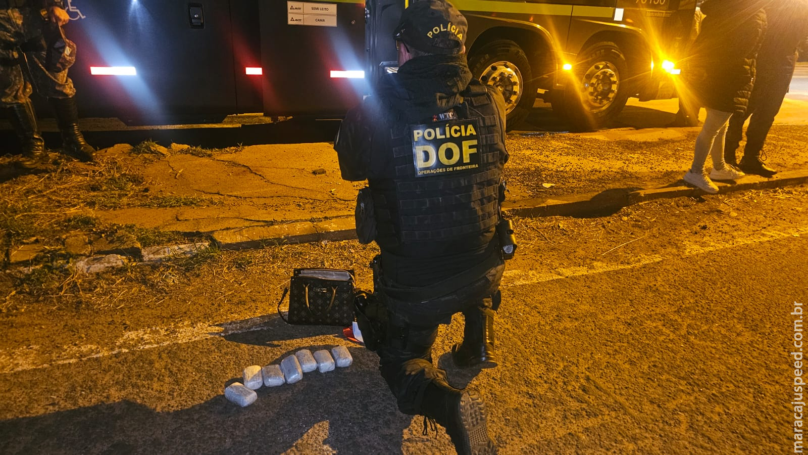 Mulher que seguia com droga para o Paraná é presa pelo DOF em Amambai Mulher que seguia com droga para o Paraná é presa pelo DOF em Amambai