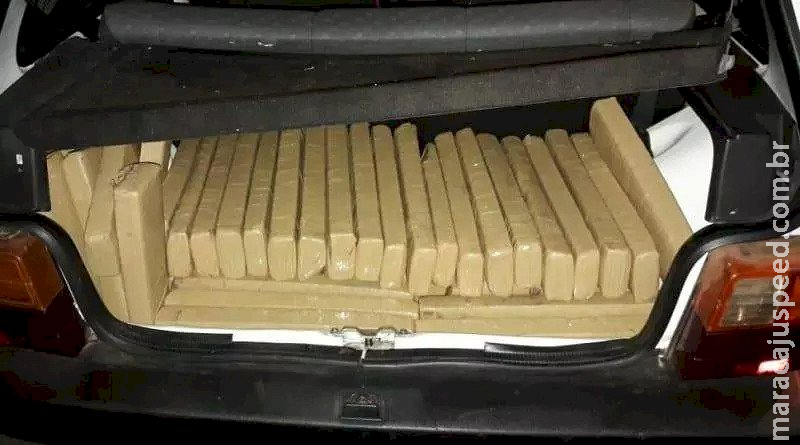 Perseguição termina com apreensão de maconha avaliada em mais de R$ 2 milhões em Iguatemi Perseguição termina com apreensão de maconha avaliada em mais de R$ 2 milhões em Iguatemi