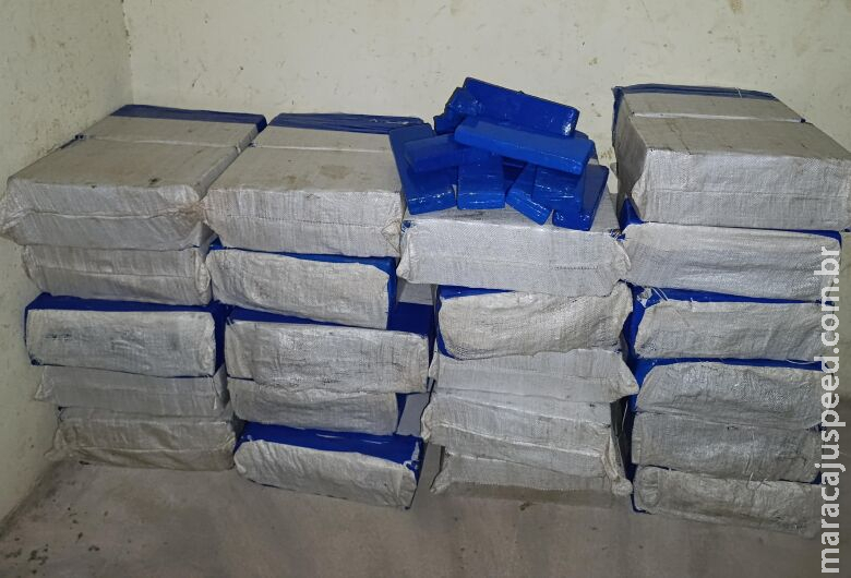 Polícia apreende quase 1 tonelada de drogas em residência utilizada por traficantes Polícia apreende quase 1 tonelada de drogas em residência utilizada por traficantes