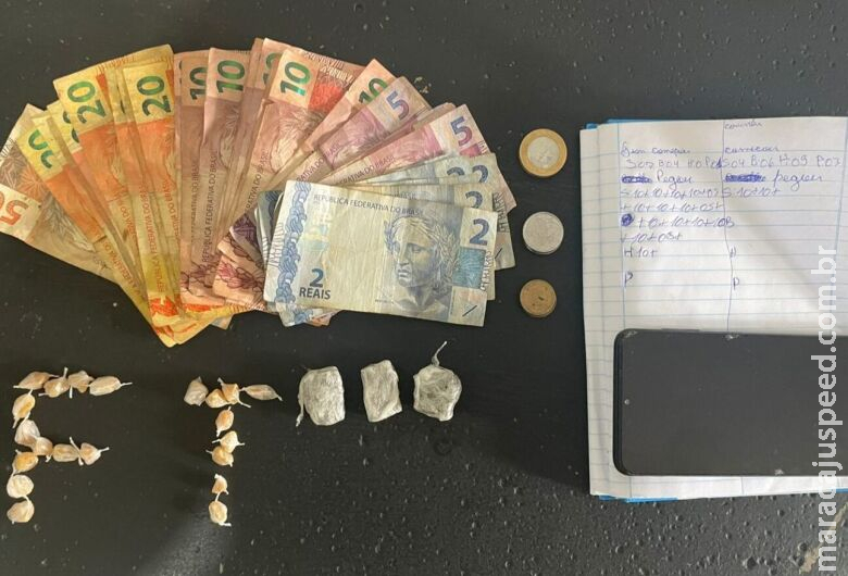 Polícia desmantela ponto de tráfico e apreende adolescentes com drogas Polícia desmantela ponto de tráfico e apreende adolescentes com drogas