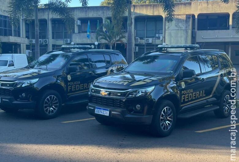 Polícia Federal cumpre mandados em condomínios de luxo na capital Polícia Federal cumpre mandados em condomínios de luxo na capital