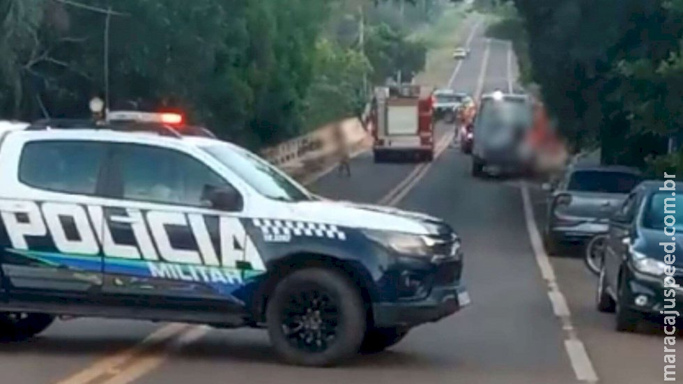 Resgate de adolescente em rio bloqueia trânsito na MS-080 em Rochedo Resgate de adolescente em rio bloqueia trânsito na MS-080 em Rochedo