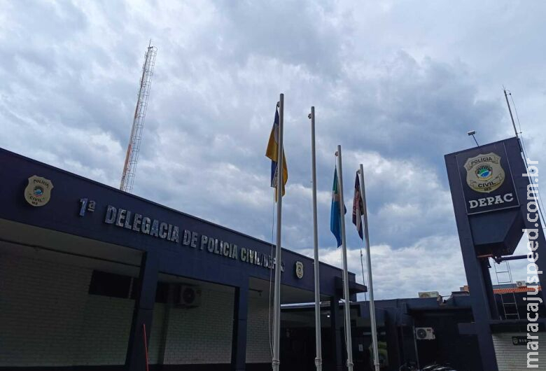 Suspeitos disparam e roubam carro de homem em Dourados Suspeitos disparam e roubam carro de homem em Dourados