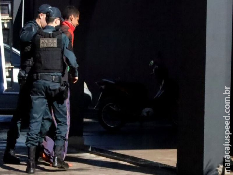 Após romper tornozeleira, homem invade casa, esfaqueia e tenta estuprar mulher