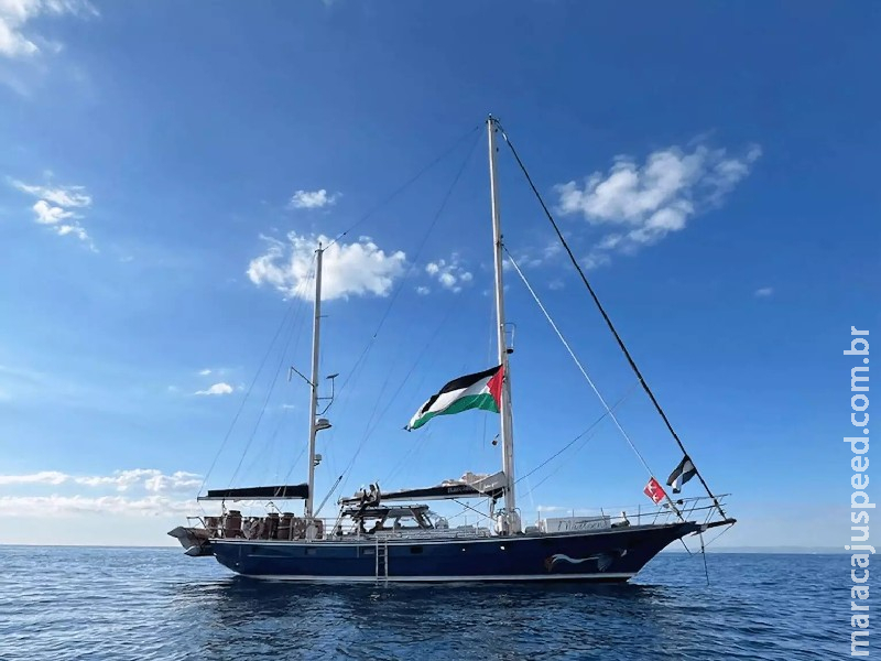 Barco com greta e ativista brasileiro chega a porto de Israel Barco com greta e ativista brasileiro chega a porto de Israel