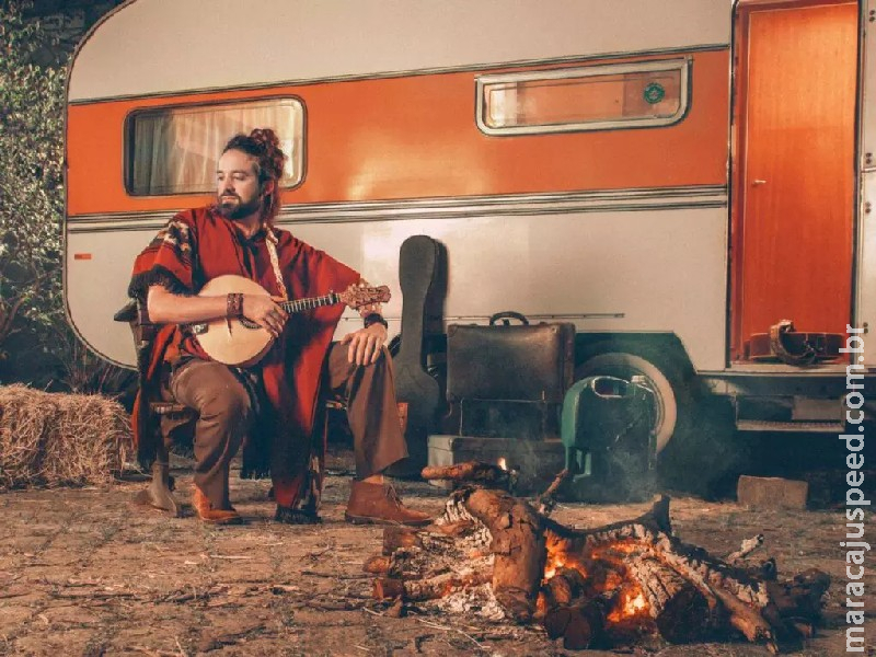 Campo-grandense que cantava folk em Kombi vai para Europa e ‘abre shows do Jota Quest’ em turnê mundial Campo-grandense que cantava folk em Kombi vai para Europa e ‘abre shows do Jota Quest’ em turnê mundial