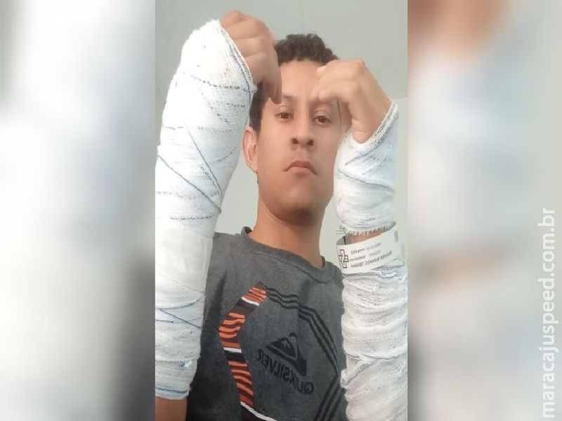 Com mão quebrada em três lugares, trabalhador é mantido em jejum por dias à espera de cirurgia Com mão quebrada em três lugares, trabalhador é mantido em jejum por dias à espera de cirurgia