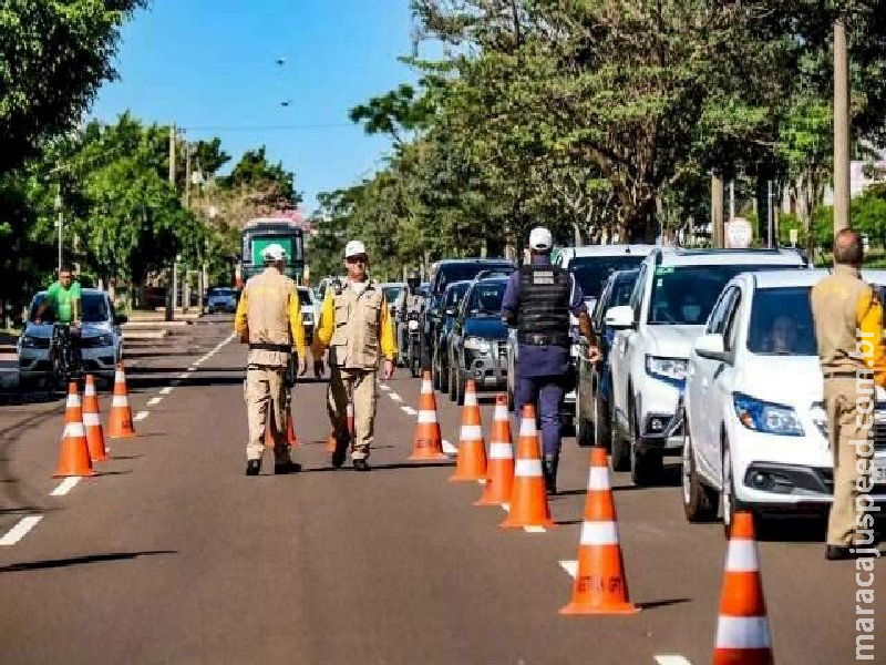 Donos de veículos já podem quitar IPVA e licenciamento em blitz Donos de veículos já podem quitar IPVA e licenciamento em blitz