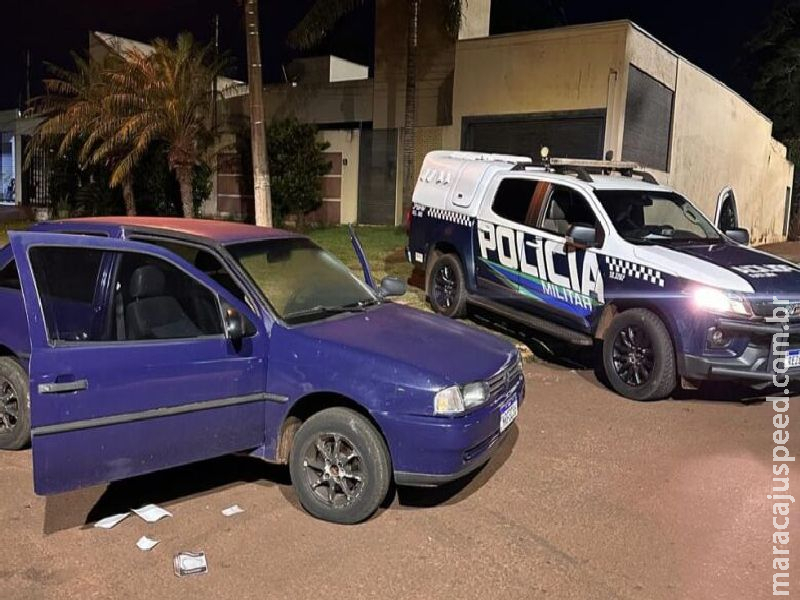 Dupla é flagrada tentando furtar carro em Dourados; um vai preso e comparsa foge Dupla é flagrada tentando furtar carro em Dourados; um vai preso e comparsa foge