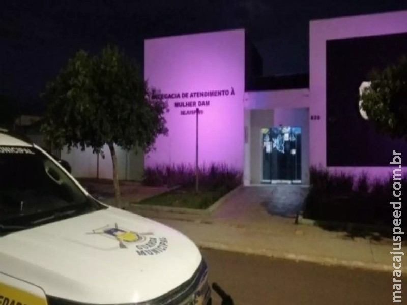 Dupla é presa após dar drogas e aliciar adolescentes encontradas em casa de MS Dupla é presa após dar drogas e aliciar adolescentes encontradas em casa de MS