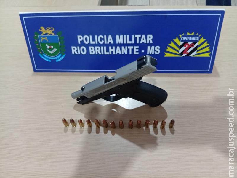Homem é preso em conveniência de Rio Brilhante por porte ilegal de arma de fogo apesar de possuir registro Homem é preso em conveniência de Rio Brilhante por porte ilegal de arma de fogo apesar de possuir registro