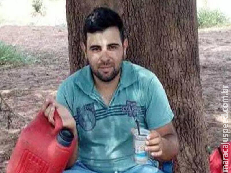 Motorista morre ao capotar carro e filhos de 8 e 5 anos ficam feridos em Eldorado