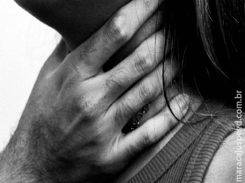 Mulher é enforcada pelo marido na frente dos filhos no Bom Retiro Mulher é enforcada pelo marido na frente dos filhos no Bom Retiro