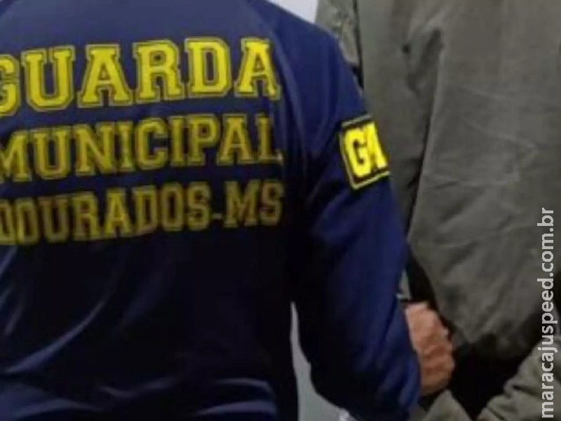 Padrasto preso por espancar enteado de 3 anos é levado à penitenciária de Dourados Padrasto preso por espancar enteado de 3 anos é levado à penitenciária de Dourados