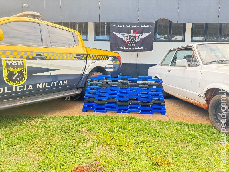Polícia Militar Rodoviária prendeu homem que transportava droga em um veículo com fundo falso em Amambai . Polícia Militar Rodoviária prendeu homem que transportava droga em um veículo com fundo falso em Amambai .