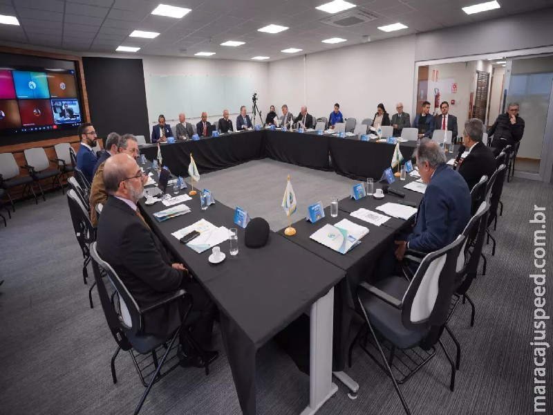 Representantes de Tribunais de Contas de todo país debatem gestão pública e educação no RS Representantes de Tribunais de Contas de todo país debatem gestão pública e educação no RS