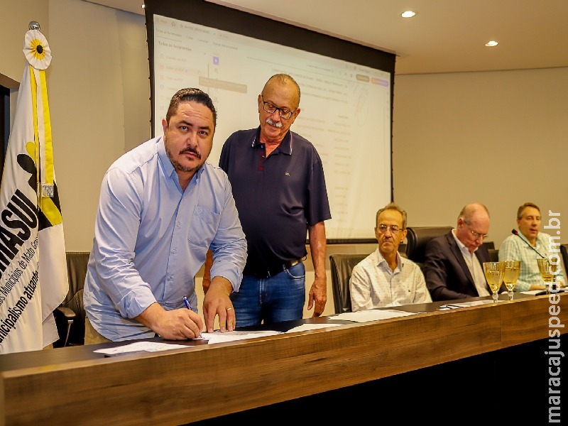 Secretário de Fazenda de Maracaju passa a integrar diretoria do CONFAZ-M/MS para o biênio 2025-2027 Secretário de Fazenda de Maracaju passa a integrar diretoria do CONFAZ-M/MS para o biênio 2025-2027