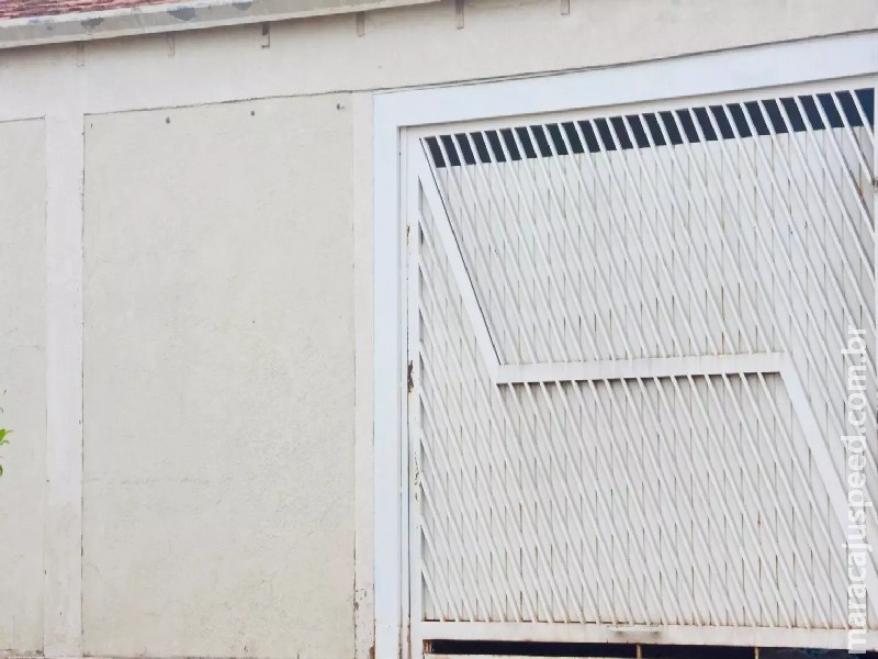 ‘Vai me matar’: Vizinhos contam sobre gritos de esposa de homem morto a facadas pelo filho 